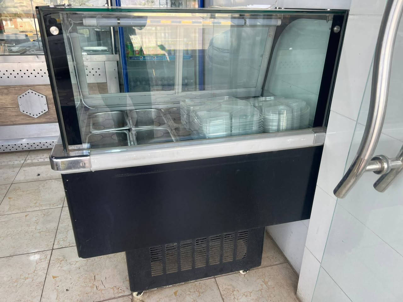 عارضه مقبلات 10 بلانك
النجف 
***********
