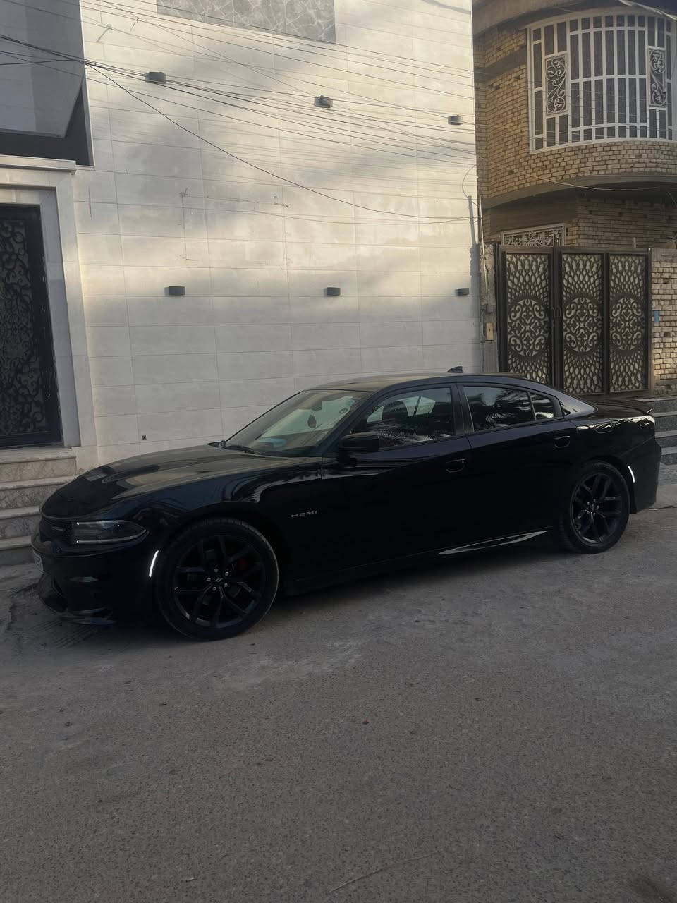 تشارجر ٢٠٢١
نص فول
السيارة كلين تايتل بدون حادث فقط دعاميات 
مصبوغة  وهنا نطخت طخه كلش خفيفه بالباب الخلف الراكب وع حطتها الطخه حتى ما مبينه تجي وتشوفها بعينك كلش خفيفة السيارة حلوة ونضيفه كير مكينه كفاله
السيارة ماشية ٦٩ ميل
رقم اربيل وكالة عامة
السيارة عليها انارة داخلية السيارة عليها برمجة يعني السيارة متعوب عليها ولسيارة كلش حلوة

السعر 275  وبيها مجاال بسيط

***********
