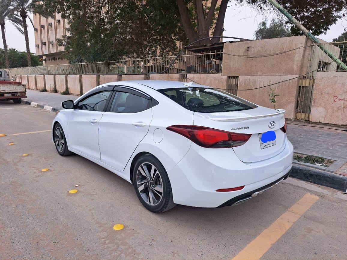 السلام عليكم 
النترا 2016 وارد امريكي 
مكينة 2000 دوش 
رقم بابل الماني مشروع وطني 
مكينة كير حدادية درجة اولى 
تبريد ثلج 
كهربائيات درجة اولى 
حادثه من امريكة جاملغ امامي بدون دواخل  
العسر 112 وبيه مجال 
مكان السيارة الحلة
***********
