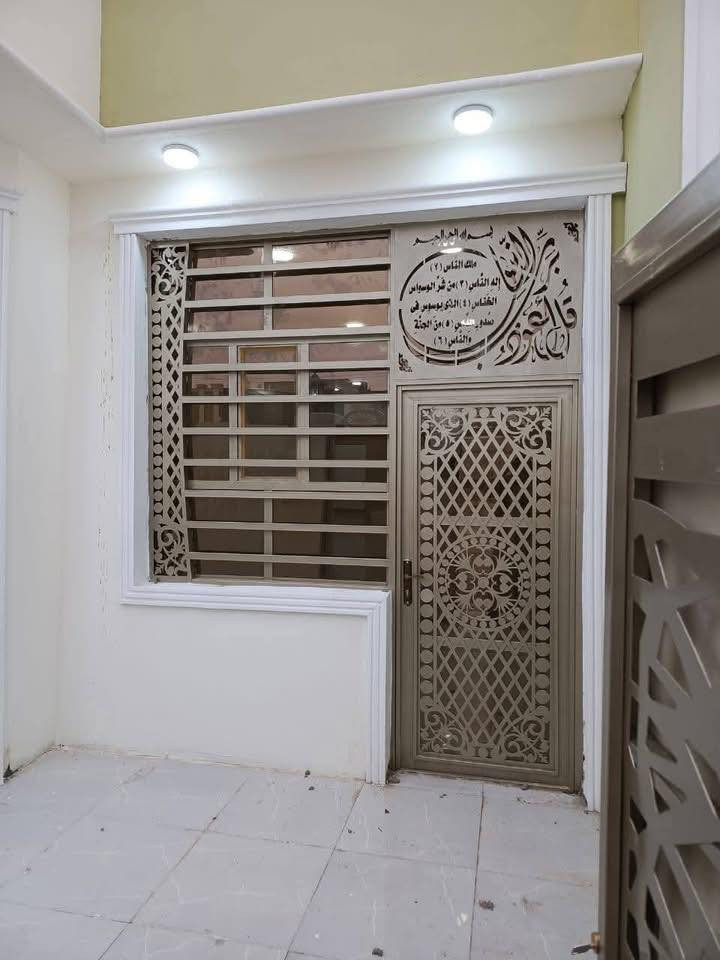 بيت الايجار 160 متر مامسكون لايجار

🏠  مقابل ملحق قرية الغدير  مقابيل جسر الشهداء بلخط الاول يبعد عن شارع الصب الرئيسي 150متر حقيقي

📍 الموقع: محافظة النجف الأشرف

بيت 160متر بناء جديد 

تانكي وسخان وخلاطات ومغاسل داخليه وخارجيه وخط وطني ومولد جاهز 

🟠 تصميم الخارطة : 

غرفتين   - صالة  -صحيات  -مطبخ - منورــ ستقبال كراج

ــــــــــــــــــــــــــــــــــــــــــــــــــــــــــــــــــ

سعر الايجار 250 الف

او من خلال الارقام التالية. ‼️
***********
