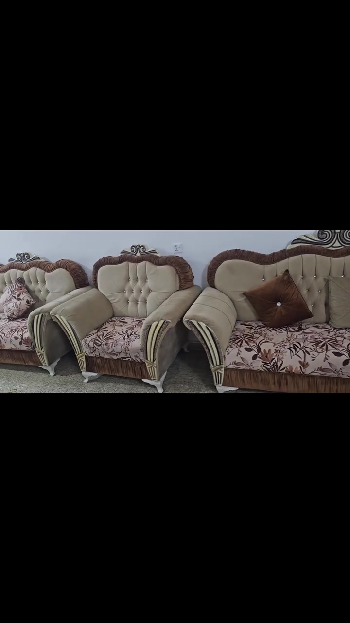 للبيع تخم 15 مقعد 
مع طبله وسطيه كبيره واربعه صغيرات


**إذا كنت صاحب هذا الإعلان وتريد حذفه لأي سبب، رجاءا أرسل رسالة إلى الدعم الفني**