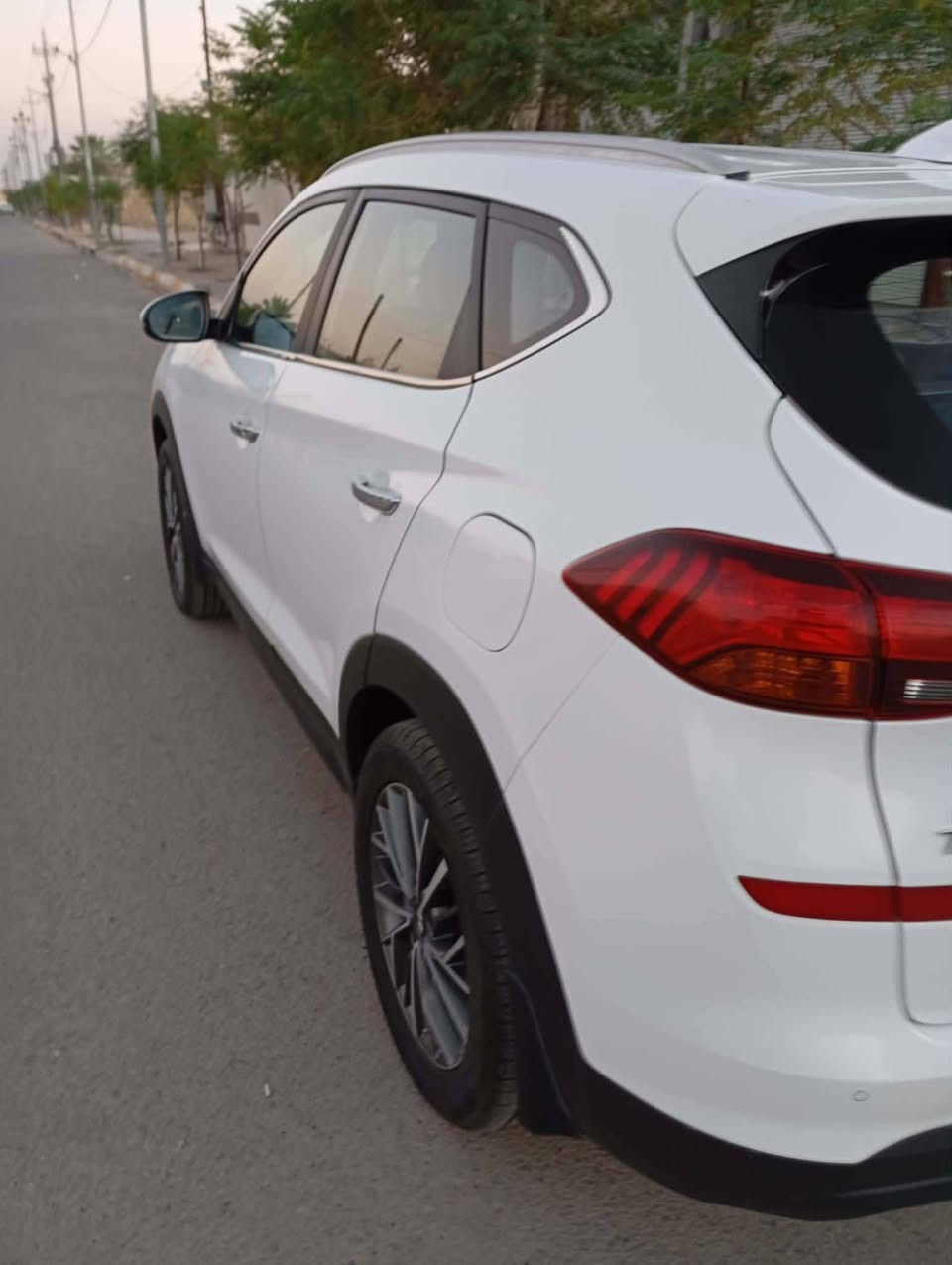 السلام وعليكم توسان 2019 للبيع او مراوس اي عيب مابيها سياره جاهزه مال بيت  ماوصله معارض كله عله وضع الشركه نضيفه كلش و بل حقيقه احله رقم جديد سنويه لل30 هزه جديده السعر 205 متواجد عله الفيس
***********
تحياتي للجميع✅
