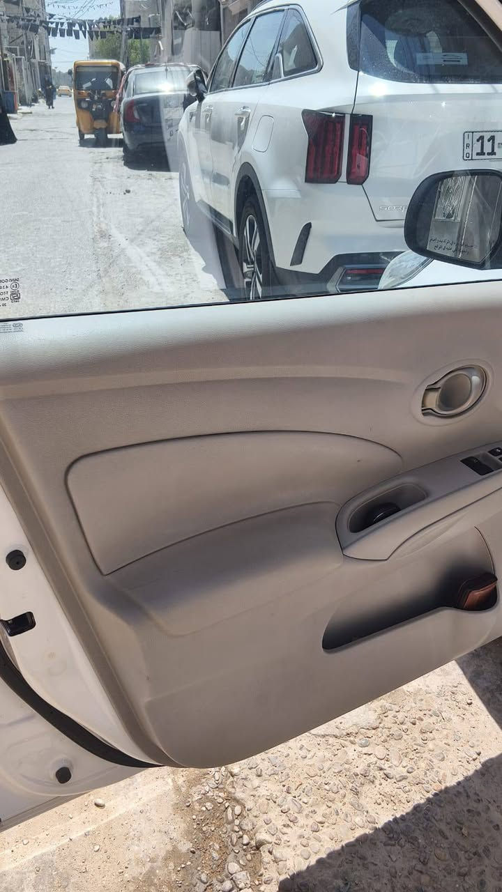السلام عليكم سياره صني موديل٢١ سياره جديده مبدل جاملغ فقط سونرها موجود تخم تاير جديد امامي وخلفي تبريد ماشاء الله ثلج مكاني بغداد الشعب رقم ***********

