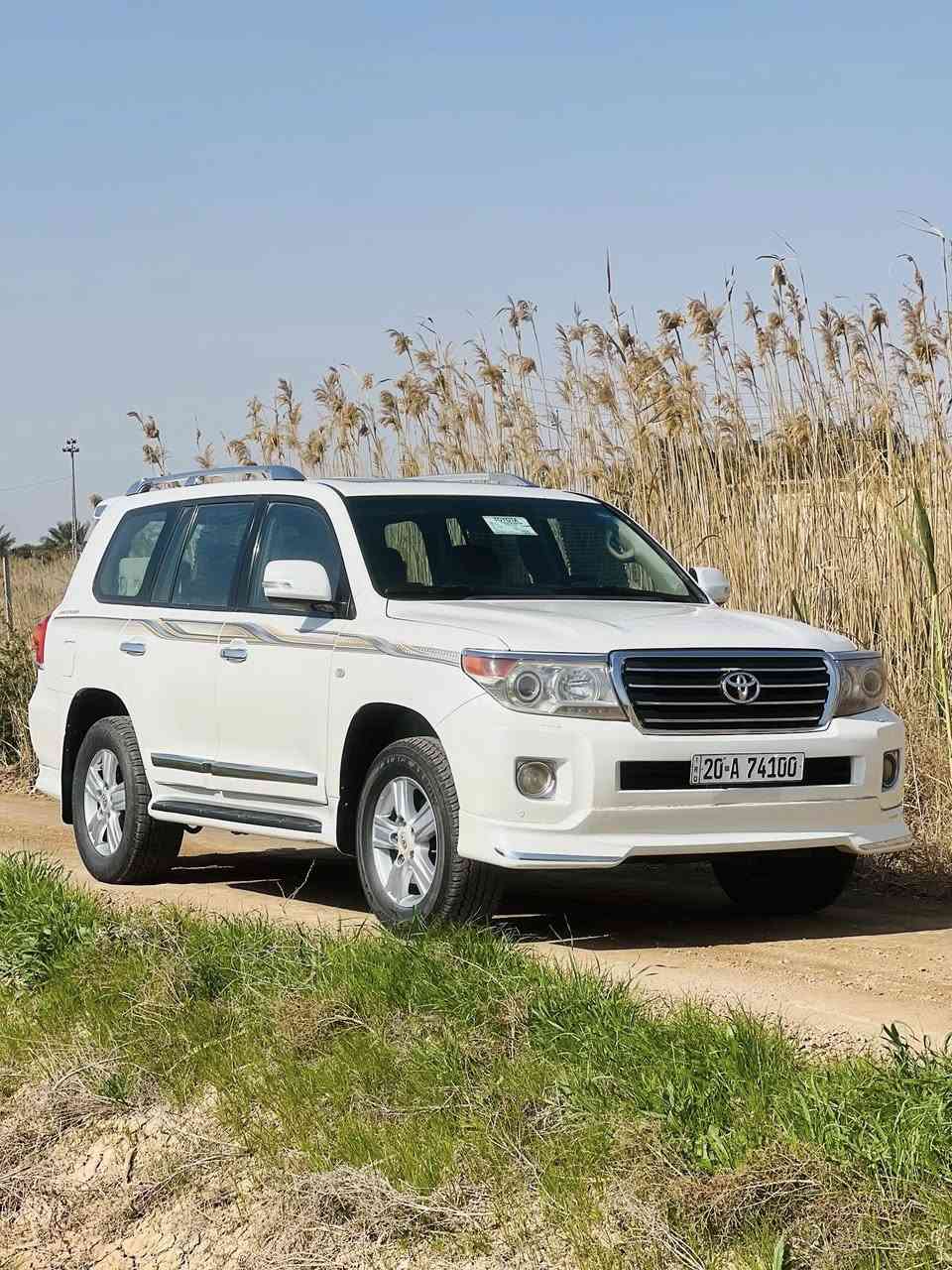 السلام عليكم  للبيع لاندكروز 2010 
رقم ديالى بسمي
كير محرك صدر امامي خلفي تخم تاير تبريد منضومه زنون
السياره جاهزه ع اخر 
مكان السياره بغداد 
السعر 290
***********
