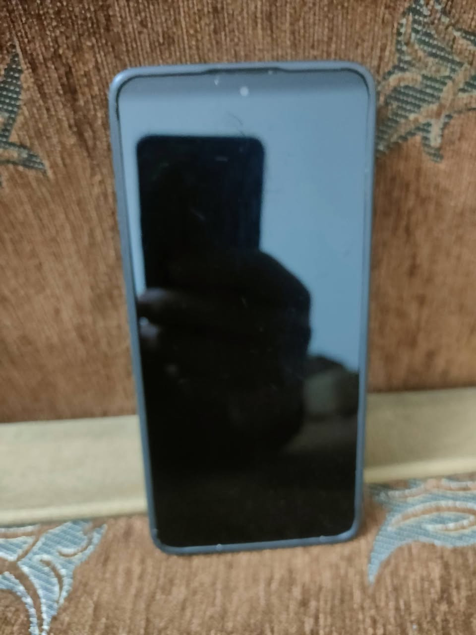 السلام عليكم اخون بوكو 7اكس ابرو ذاكره256جهاز نصيف كامل ملاحقاته كارتونته موجوده السعر 400وبي مجالل للتواصل خاص او ***********
