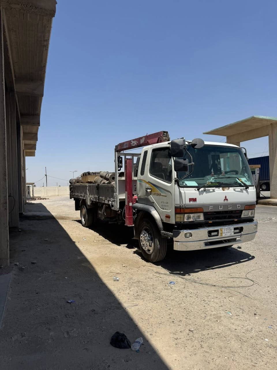 سلام عليكم
للبيع فوسه كرين بزون يسره بلاد شاصي عريض بلادي 
فحل ٨برغي بلاديه موديل ٢٠٠٠ بلادي مكينه وكير مال كصه كرين ٢سلايت طول البدي ٦٢٠ صافي بسمنه السياره 
  مكاني بغداد ***********
