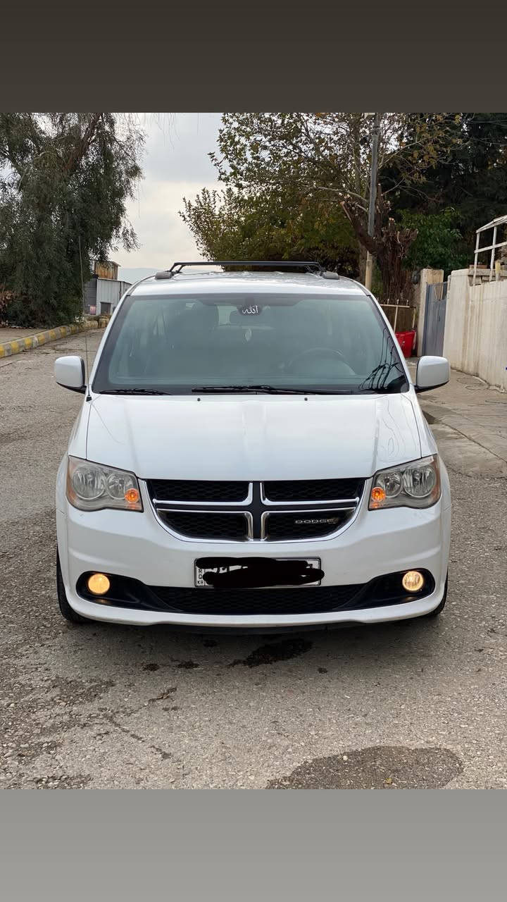 دوج كرفان موديل 2019
✅مواصفات SXT
✅بيبان كهرباء 
✅جنطة كهرباء 
✅داخل اسود +اصفر 
✅كشنات جلد 
✅تشغيل عن بعد 
✅شاشة 
✅كاميرة 
✅نضام ECO
شبر من  جاملخ خلفي صبخ بدون دواخل بدون ايرباك حتة التكمة ما واصل 
السيارة  مثل الصورة  بدون نقص و جاهز و نضيف 
سنوية جديد لوحة جديد هزة جديدة 
حدادية تخم تاير جديدة 
گير محرك شرط ما مفتوح 
للاستفسار السعر 
مكان السيارة سليمانية 
***********
