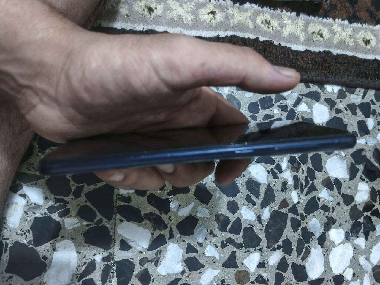 سامسونك A20 السعر 60 وبي مجال العنوان بغداد حسينية المعامل سوق الباويه رقم الهاتف ***********
