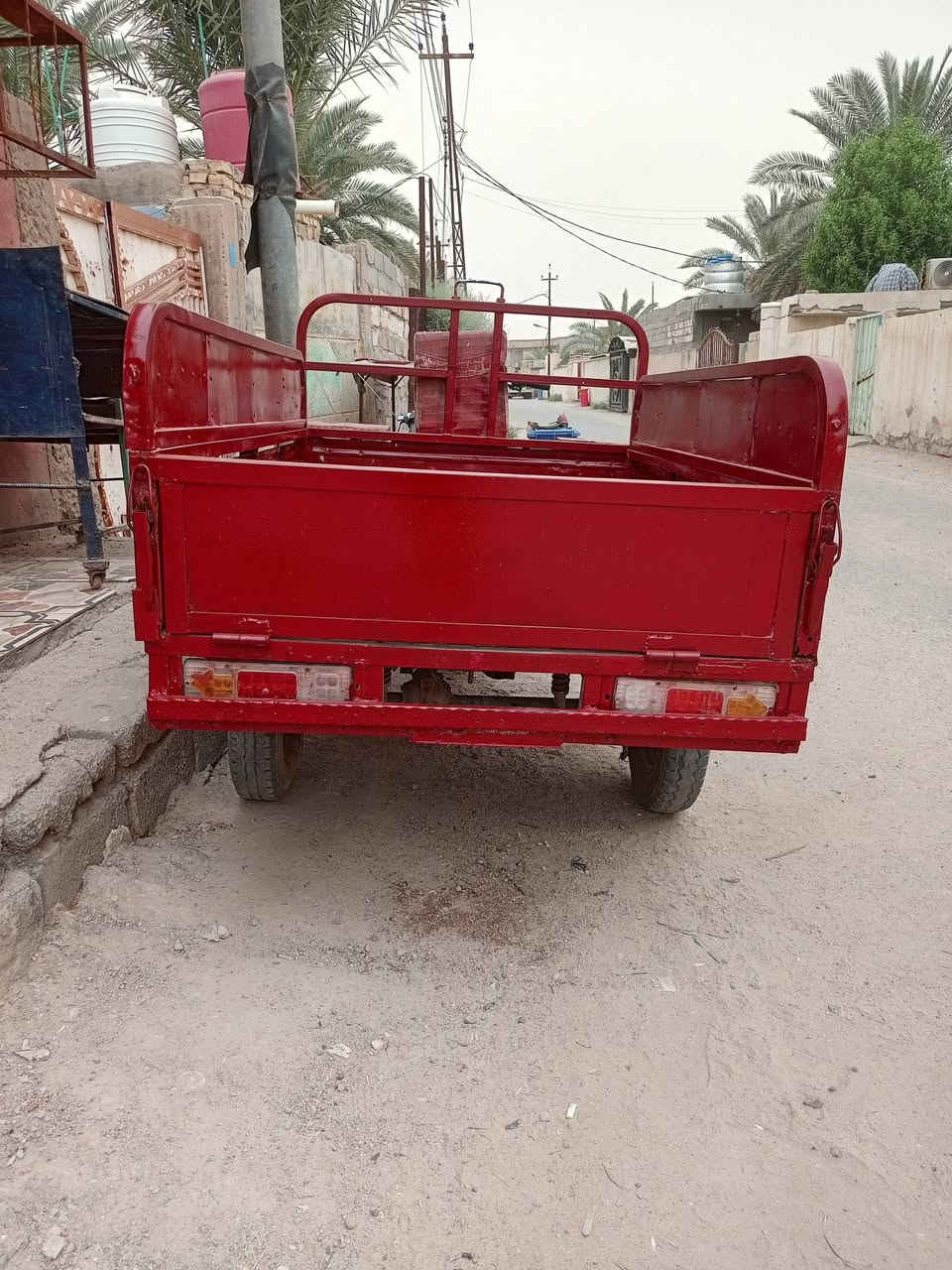 للبيع في أبي الخصيب السعر 550 وبيه مجال قليل 
للتواصل رقم ***********
