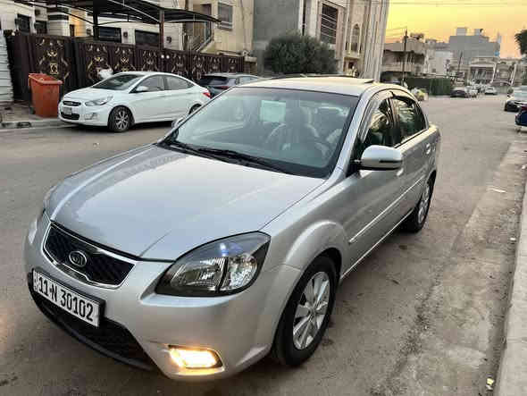 كيا ريو 2012 خليجي مواصفات برايد فول سلايد حساسات اشاير مري حاكية تحكم جهتين محرك 1400 مكفولة من الصبغ ومن الجراد رقم بغداد الجديد يأسمي سيارة جديدة وماشية 160كم جاهزة مكينة كير صدر تدفئة تبريد مابيهة كل نقص السعر 96 وييهة مجال مكاني بغداد حي الخضراء او العامرية 
***********
