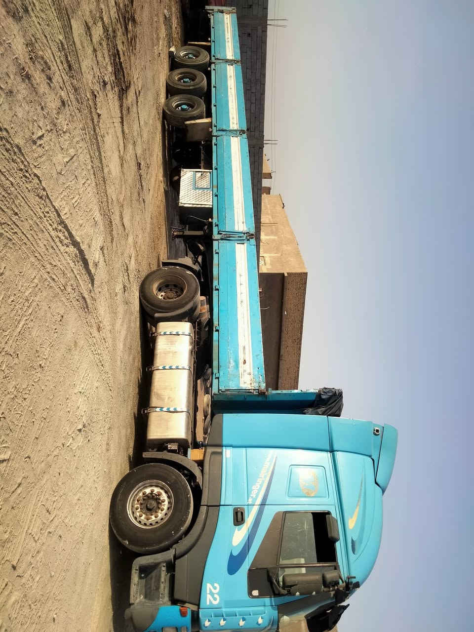 افيكو رأس وعربانه لبيع رقم دهوك موديل 2006سنويه جديد مربوطه فلات+ براد كير عادي محرك 480 تخم تاير رأس وعربانه سعر 160 العنوان البصره قضاء الدير الاستفسار ***********
