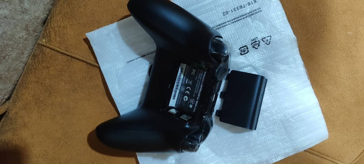 جوستك xbox وان اس 
جديدة غير مستخدم 
ما اعرف اصلي عادي شنو مال بالة 
اني ابيع ب 25 الف


**إذا كنت صاحب هذا الإعلان وتريد حذفه لأي سبب، رجاءا أرسل رسالة إلى الدعم الفني**