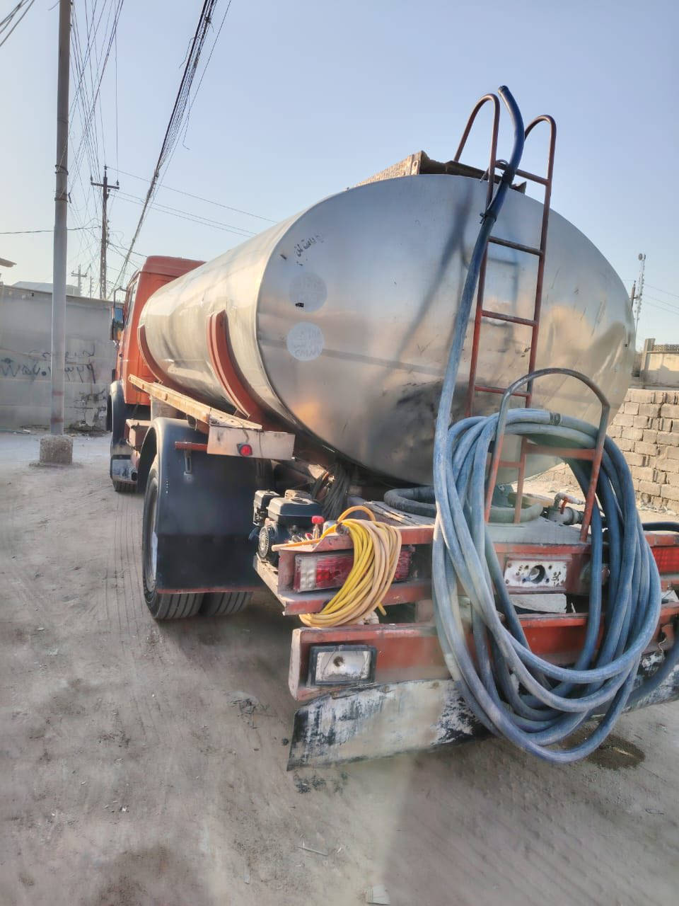 السلام عليكم
تنكر حموله 12 طن 
رقم بصرة باسمي
العنوان البصرة ابي الخصيب 
السعر 260 وبي مجال قليل 
التواصل ***********
