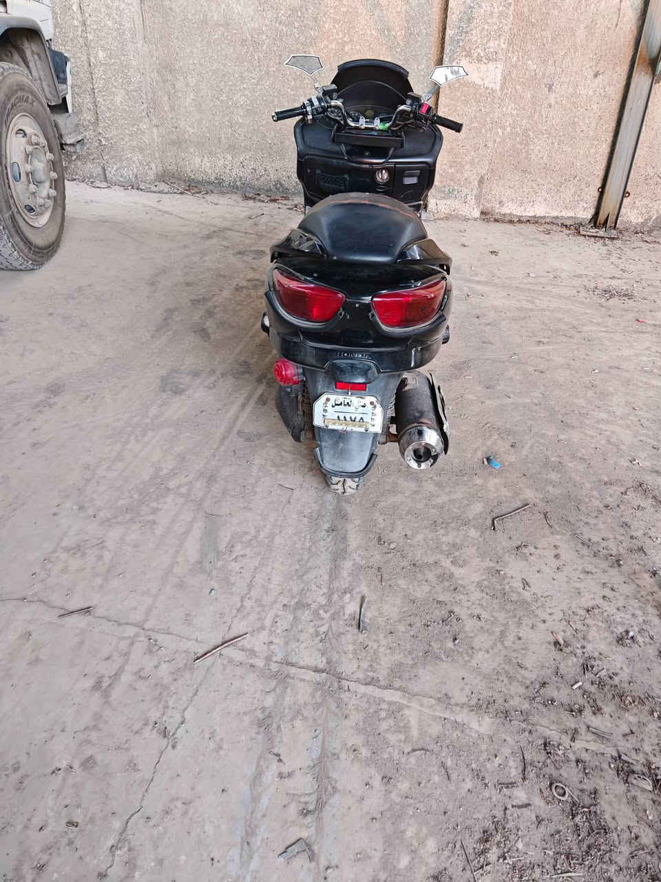 سلام عليكم فورزا صفر٨ للبيع جاهزه كلشي مابيهه مكفوله السعر ٥٠٠ وياها كفر ابيض كامل ***********
