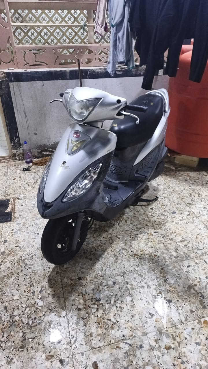 سلام عليكم دراجه كامكوV2 للبيع دراجه مال رمبه وكيله موجود صارله شهر من طالعه من الرمبه ماشيه 19 الف مكينه بل الجيس تجي تفحص واخذك للوكيل مالته كهربائيات كله شغاله شلعه ومعدل تخبل تاخذه وبالك مرتاح الله شاهد لو ما.صار عندي ضرف. ما ابيعه 
سعر 825 وبيه مجال بسيط 
مكانه النجف الشرف ملحق قريه. الغدير 
رقم الهاتف ***********
