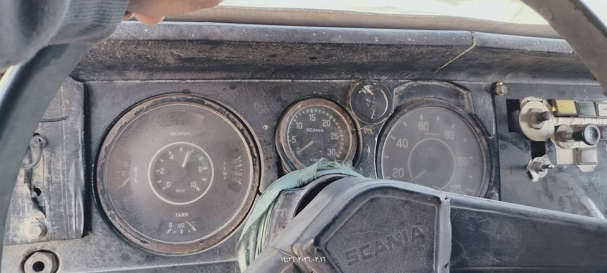 السلام عليكم سكانيه 111قلاب بلادي  للبيع موديل 80 رقم انكليزي بغداد مكينه مجفتة جديد وكير5×5خير من الله لاصرف ولا بخار اكسنهه وسط شاصي مكفول للاستفسار الاتصال على الرقم ***********
