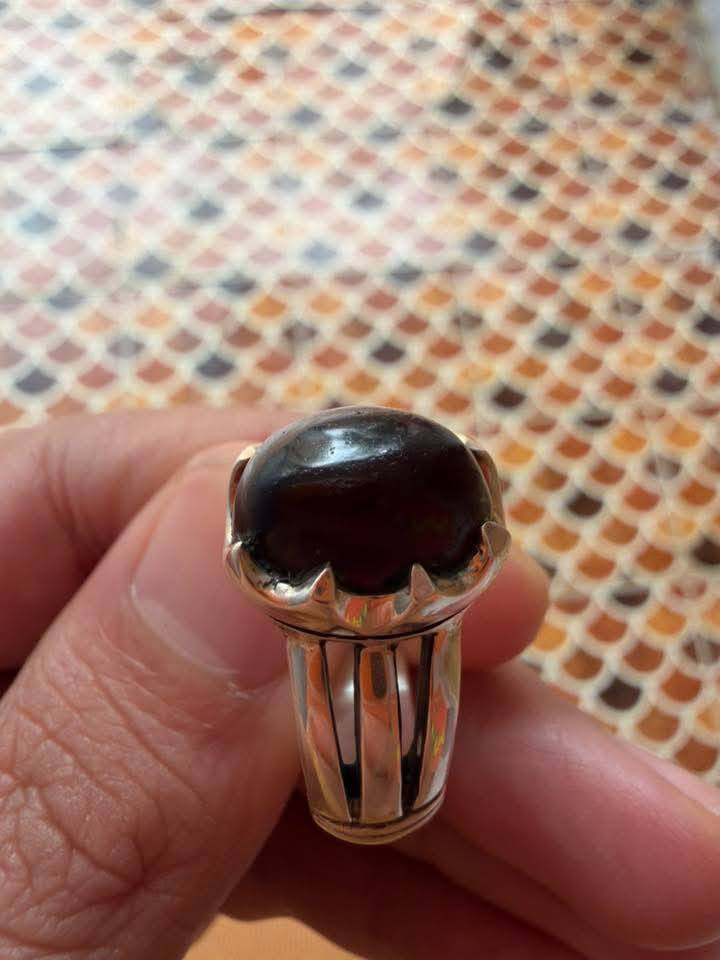 خاتم عقيق يماني شفة العبد
جراخه قديمه 
صياغة يدوي جديد 
قياس الخاتم من ٢٠ إلى ٢١


**إذا كنت صاحب هذا الإعلان وتريد حذفه لأي سبب، رجاءا أرسل رسالة إلى الدعم الفني**