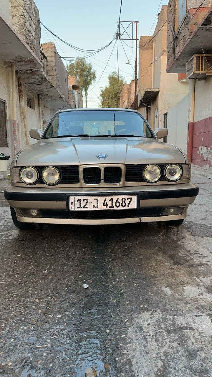 سلام عليكم 
لبيع بي ام 
525صبغ عام بدون ضرر 
رقم دولي شرط التحويل  
السعر 45وبيها مجال الطيبين 
الاتصال بل رقم ***********
