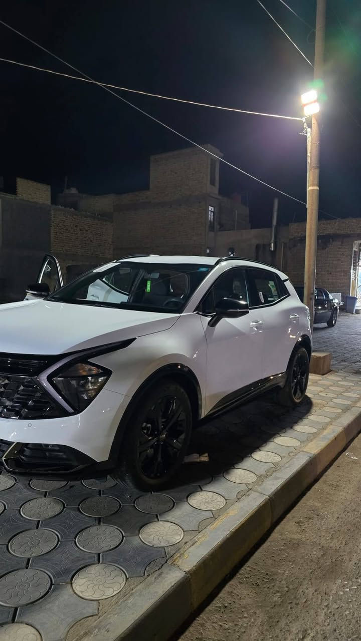 كيا سبورتج 2025
بلاكدشن اللون ابيض
ماشيه 12 الف
رقم بغداد الجديد 
السعر 235 وبيه مجال قليل
الرقم ***********
