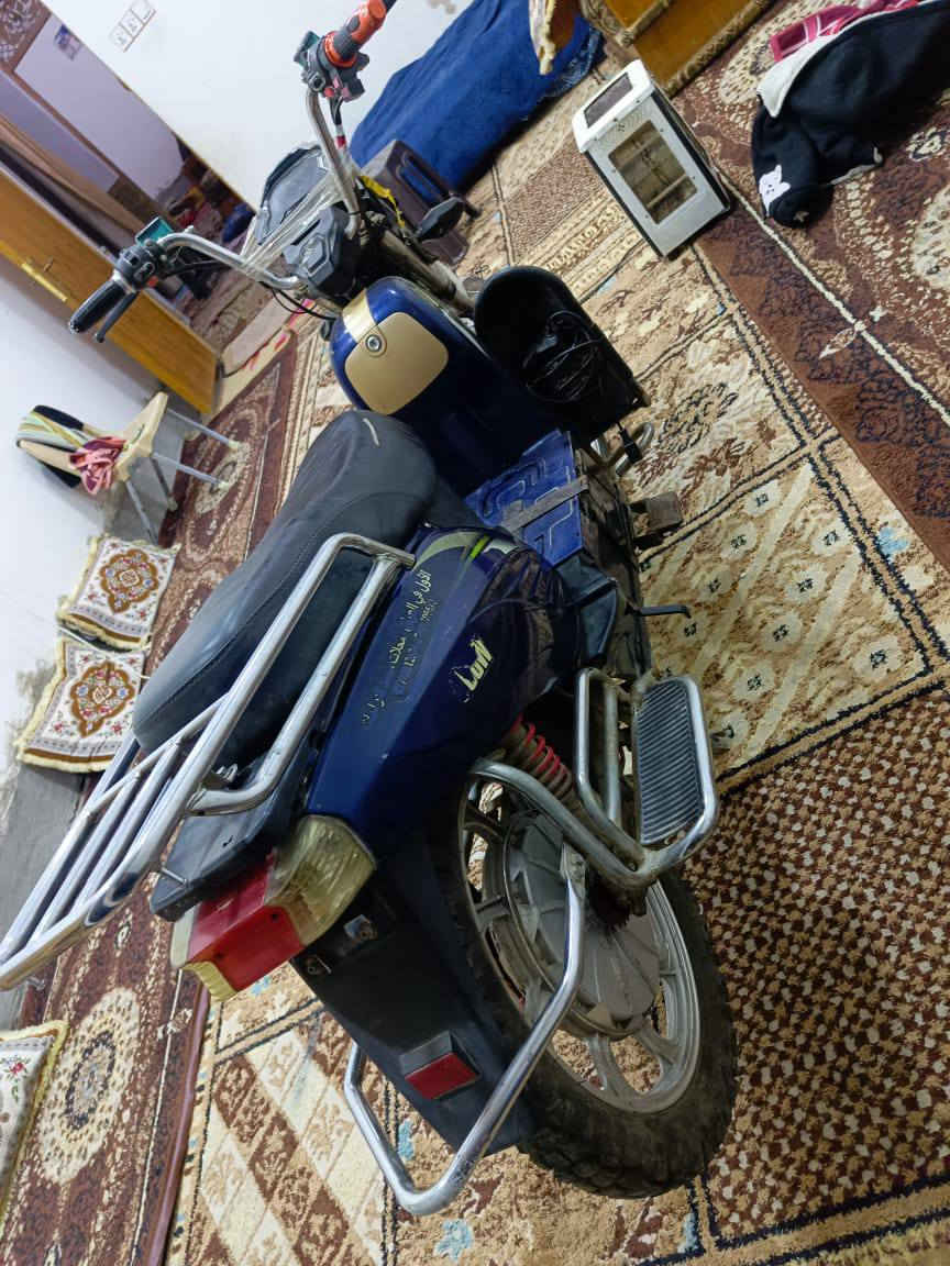 سلام عليكم
دراجه شحن هارلي تأخذ 5بطاريات بيهه بس 3 جدد استعمال قليل وتحتاج ربط كهربائي فقط دراجه حلوه تمشي 60 حقيقي اربع سرع ويهه شحنه اصليه  تمشي بل شحنه الوحده 30كيلو حسب السرعه الي تمشي بيهه 
سعرهه 200 عنوان بغداد الشعله ٫٫٫٫٫***********
