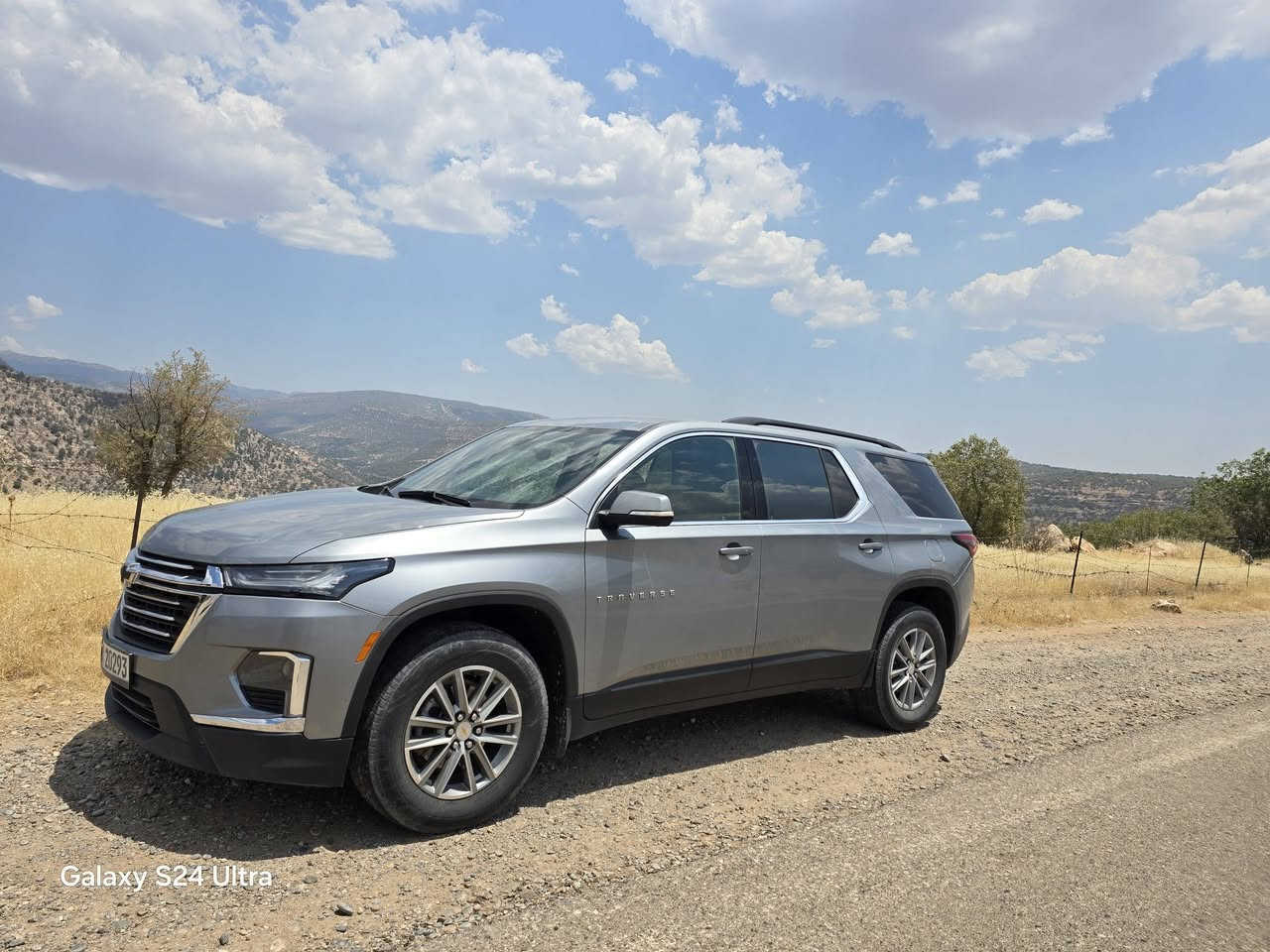 ترفرس ٢٠٢٣ محرك ٣٦٠٠ ماشية ٨٠ الف كيلو متر مو ميل ... رقم بغداد باسمي وتحويل ..
حادثة باب مبدل نفس اللون وثاني شوية بيه صبح ..
ارباك بس بردة طاك ..
 كشن منفصل مخمل خمس كاميرات مراية شاشه  اربع بصمات ورادارات وتحكم وتشغيل عن بعد وجنطة كهرباء وتدفئة بالكشنات وبعد هواي مواصفات ... السعر ٢٦٥ وبيه مجال 
***********
