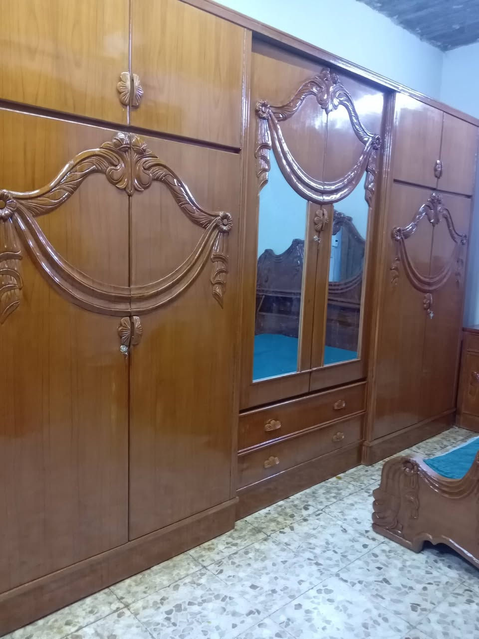 مكلف بلنشر غرفه تسكام نجاره صاج داخل وخارج ظهر جرجوبه صاج 5ملم سبع قطع مليون وميه وبيه مجال مكانه حله للإستفسار الاتصال بلرقم ***********
