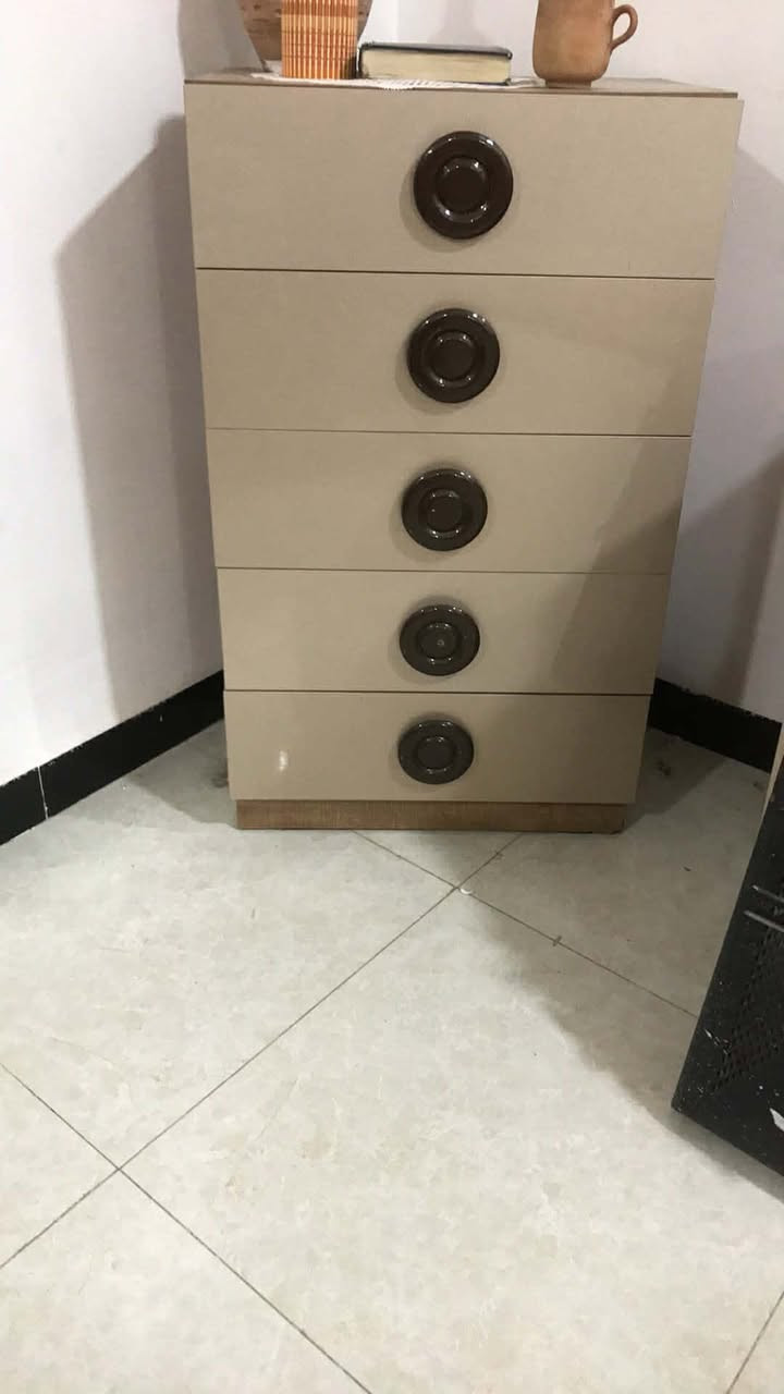 غرفة ٩قطع ٥٥٠ 
تخم ٦٧٥ الف تركي مكانه حي الجهاد بغداد


**إذا كنت صاحب هذا الإعلان وتريد حذفه لأي سبب، رجاءا أرسل رسالة إلى الدعم الفني**