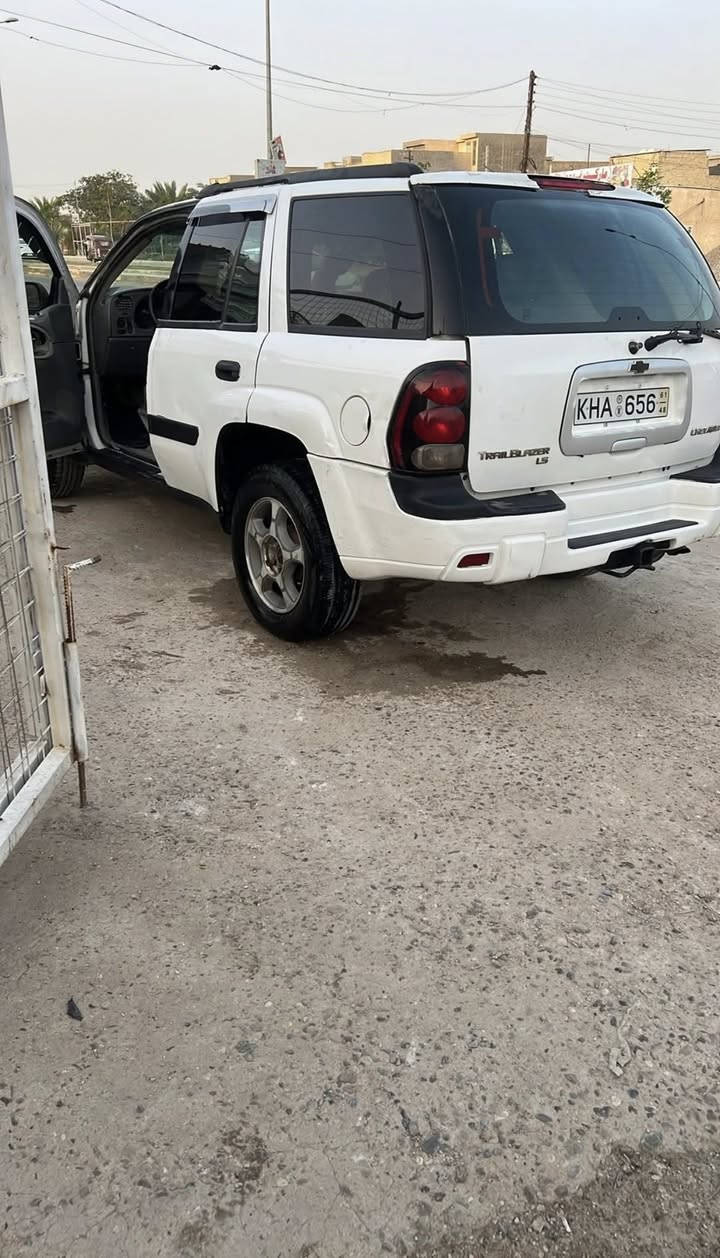 بلايز مزاد ٢٠٠٥ تترقم ديالى المعاملة كاملة باقي بس على دفع الكمرك
كير مكينة قبق اسود بلادي 
جدد قبل اقل الشهرين شادهن
تخم تاير جديد
صدر ٨٠ %١٠٠ نظافة
كهربائيات شغالة إشارة دبل إشارة لايت دشبول كلة شغال
منظومة تبريد جديدة نقص بس غاز فقط 
السعر ٦٥
الرقم ***********
