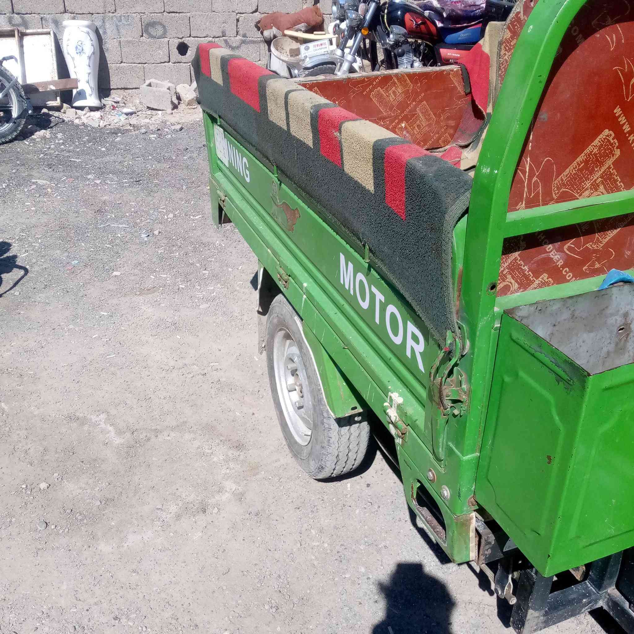 سلام عليكم ستوته مديل 22 وراق مدفوع كمركها كبل ترقم مكينه مجفته سعرها و مليون و 700 وبيها مجال ***********6
