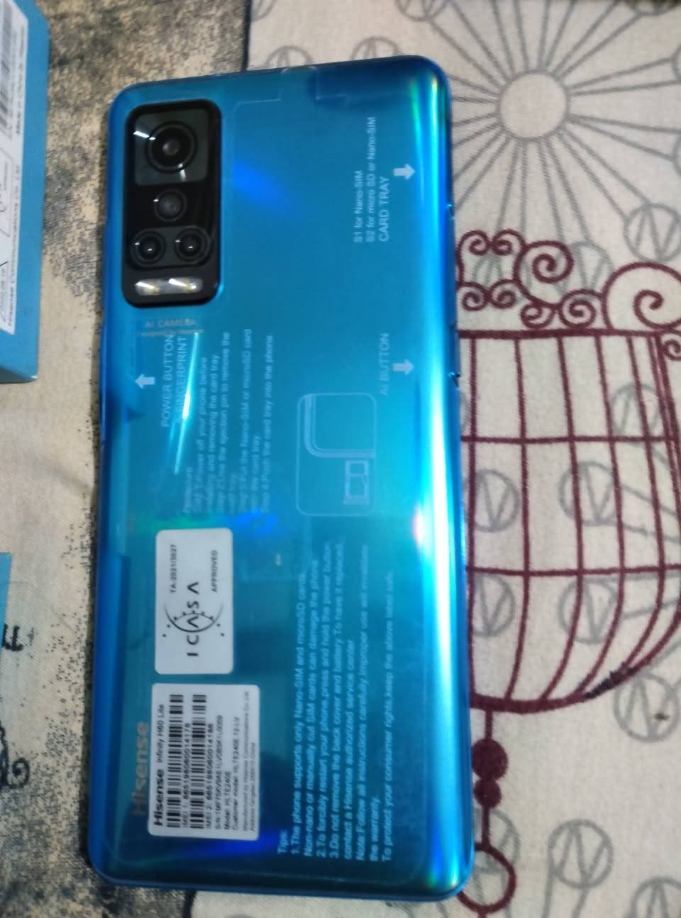 السلام عليكم تلفون لبيع بعده بل كارتونه اجاني هديه و ماحتاجته محتاجه فلوس سعره على خاص و يوجد توصيل *********** بعده بل كارتونه مامشتغل
