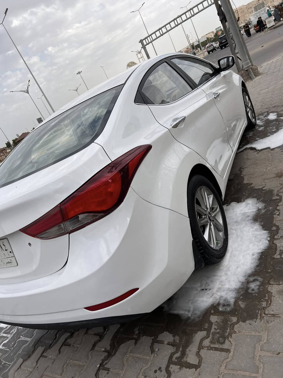 سلام عليكم انترا مديل 15محرك ما مفتوح 1800السياره بيه رشات صبغ جديده مثل الصوره العنوان بصره الرقم الهاتف السعر115 ***********
