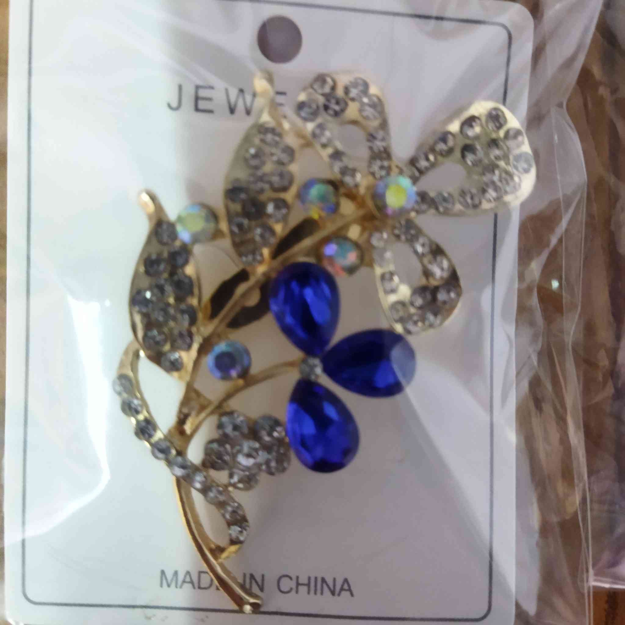 السلام عليكم 
بروشات كبير وناعم الوان مشكل
اي قطعة فقط1000 
العنوان/ الموصل /حي البلديات /شارع جامع الصائغ


**إذا كنت صاحب هذا الإعلان وتريد حذفه لأي سبب، رجاءا أرسل رسالة إلى الدعم الفني**