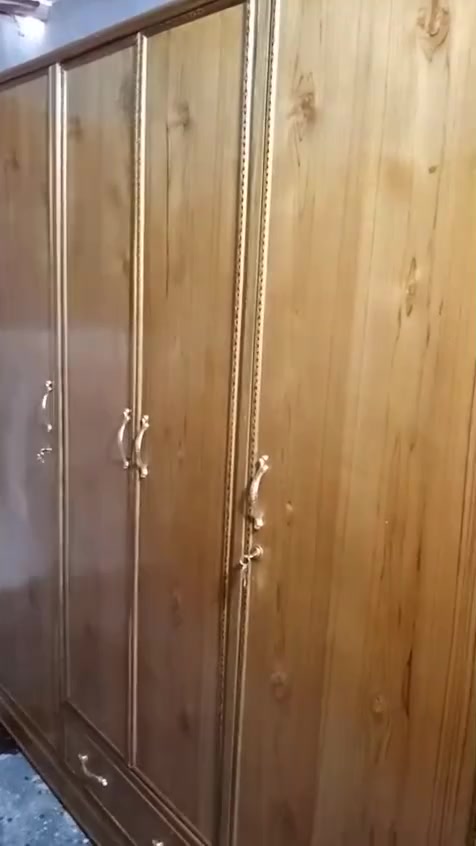 كنتور ٤ ابواب جديد تفصال كنتور ناعم وحلو مو هوسه جديد وليس مستخدم شغل درجه اولا مكان بغداد شعله جكوك موجود توصيل داخل بغداد سعر مناسب كلش ٢٢٥ الف بس ***********
