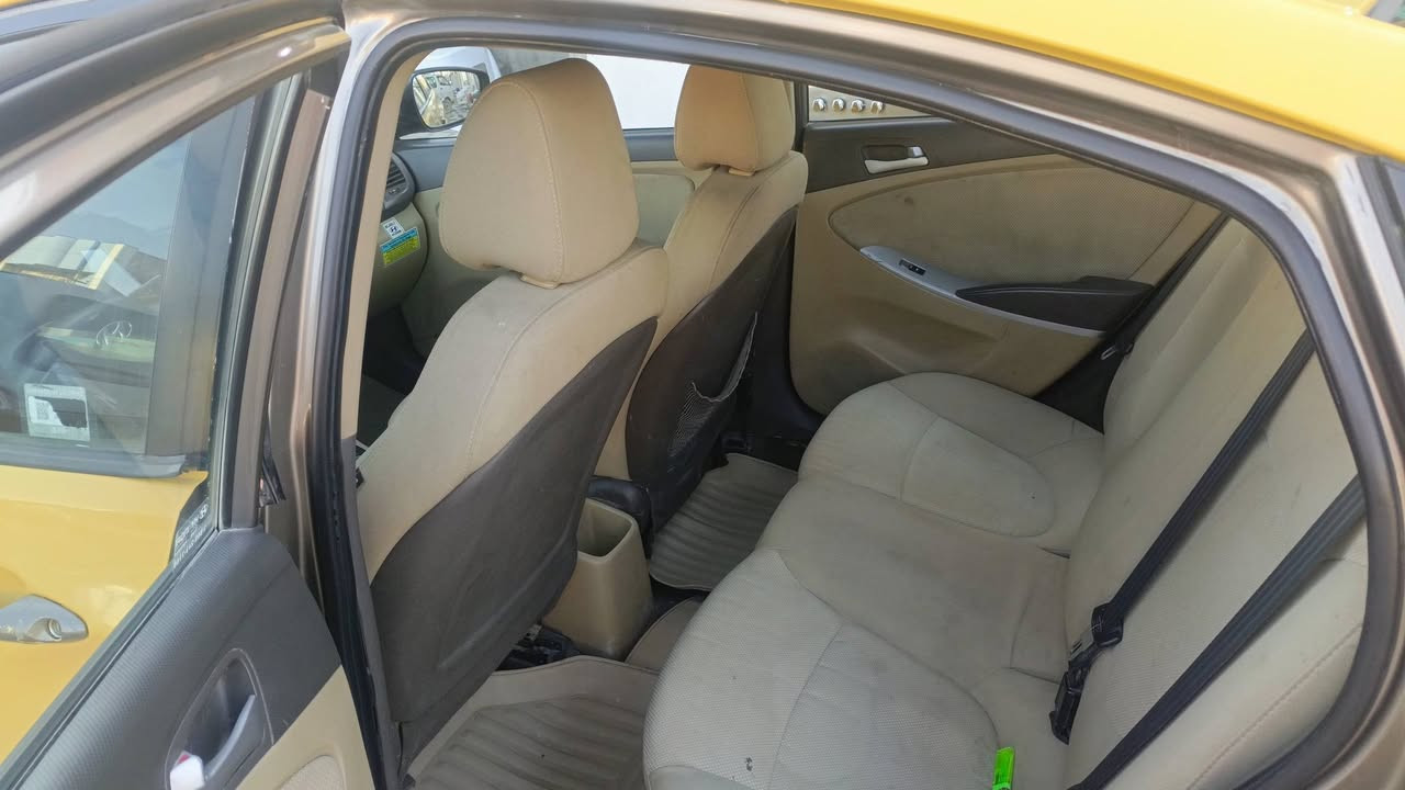 اكسنت 2013
وارد أمريكي مكينه 1600
سياره نضيفه مكفولة من عده جملغ الأيمن 
السعر 85وبيه مجال قليل 
*********** وتساب
