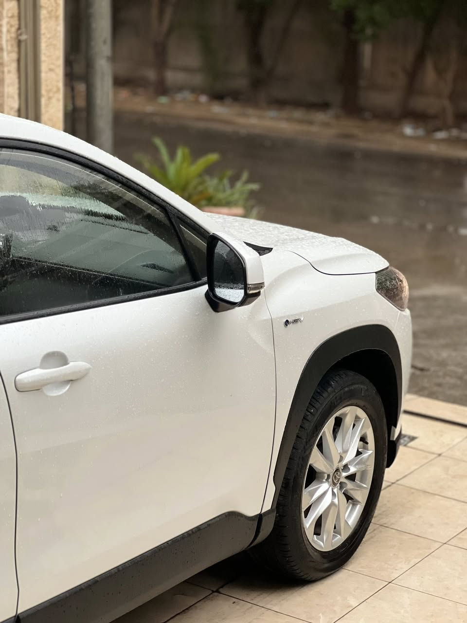 ( السلام عليكم )
كورلا كروس 2024 هايبرد ابيض ( صدفي )
وارد الصين 

السياره مكفوله من الضربات والصبغ والشخوط
 
ماشيه 40 الف 
 
                   المواصفات 
 ويل كروم حجم 17 
كامره خلفيه دواره 
اشاير بالمري 
فتحه سقف
مثبت سرعه 
تحديد مسار
قياده ذاتيه 
مانع اصطدام 
فووول تحكم ستيرن
شاشه داشبول 
شاشه ديتجال 
سايد بريك بصمه
اوتو هولد
كراسي مخمل
لايت عدسات هايلوجين
قطعتين تبريد
تبريد شاشه 
منافذ شحن عدد 2

السياره مكانها بغداد 

 وبعد المواصفات المعروفه 
السعر (175$) وبيه مجال للشراي 
للاستفسار ***********
