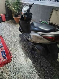 ورحمة الله وبركاته 🙏 دراجه بريزللبيع فقط ما اراوس السعر 900 الف بيها م...