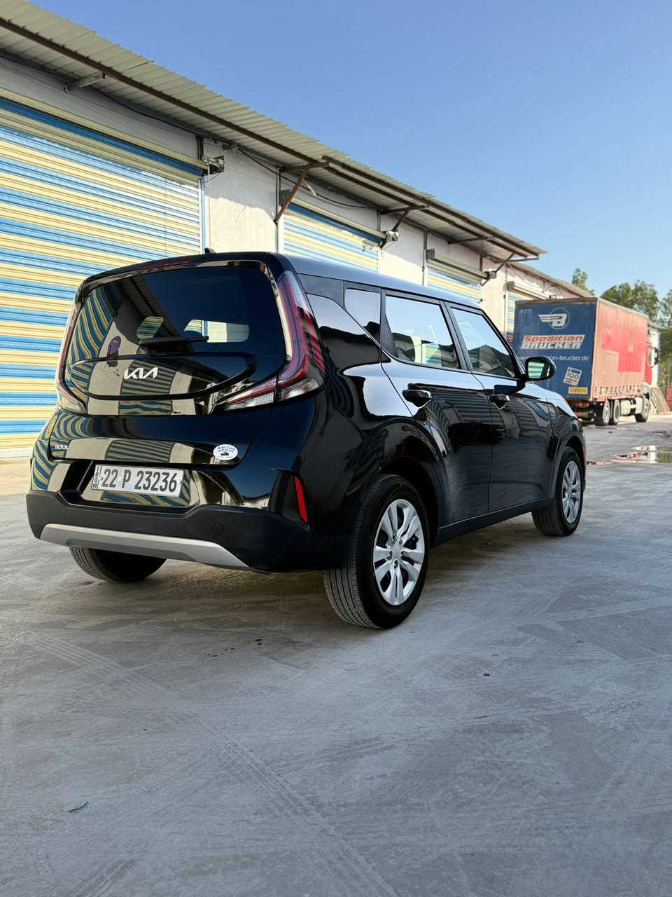 السلام عليكم 
Kia Soul
2024
اللون اسود

ماشيه 10000mi
بعده بوضع الزيرو
دخول جديد ترقيم جديد تريد تحويل تريد وكاله رقم اربيل
المواصفات
شاشه
كامره
رادار امامي
تنبيه اصطدام
قياده ذاتيه 
تحديد مسار
تنبيه خروج عن المسار
كروز سرعه
اوتو ستوب
شاشه ديجتال
اوتو ستار
فول تحكم ستيرن
السياره جديده جدا

صور امريكا بالمنشور
حافت البنيد تعديل بارد
وحافة جاملغ تعديل بارد وتكحيل كارت وباب السايق بيه بارد وتكحيل كرت
بدون اي نواقص 
الشواصي مكفولات اللغود مكفولات
ايرباك ستيرن فقط

للاستفسار ***********
160$
الموقع بغداد الكاظميه چكوك بغداد, العراق
