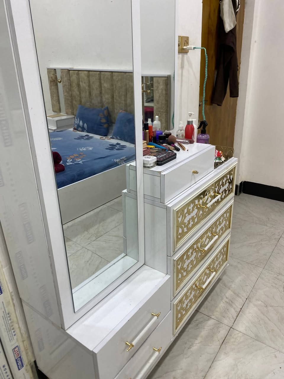 غرفه تركي استخدام قليل السعر 850بيه مجال بسيط مكان النجف حي الانصار


**إذا كنت صاحب هذا الإعلان وتريد حذفه لأي سبب، رجاءا أرسل رسالة إلى الدعم الفني**