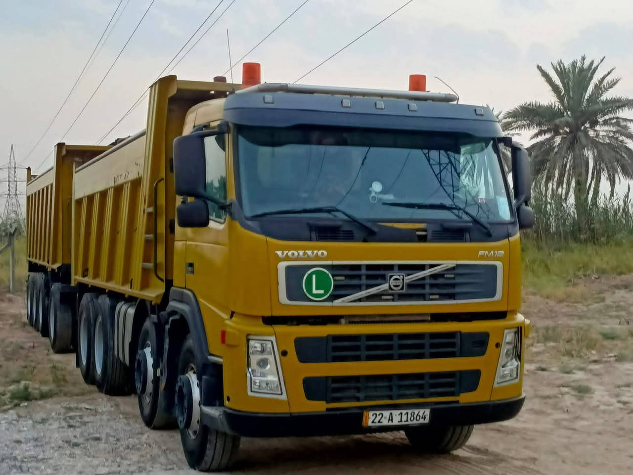 السلام عليكم للبيع فالفو شيطان مودل 2003 رقم اربيل باسمي مرسم ثلاث لوحات مجموعه توبتلاين مكينه 420   الاتصال ***********/***********
