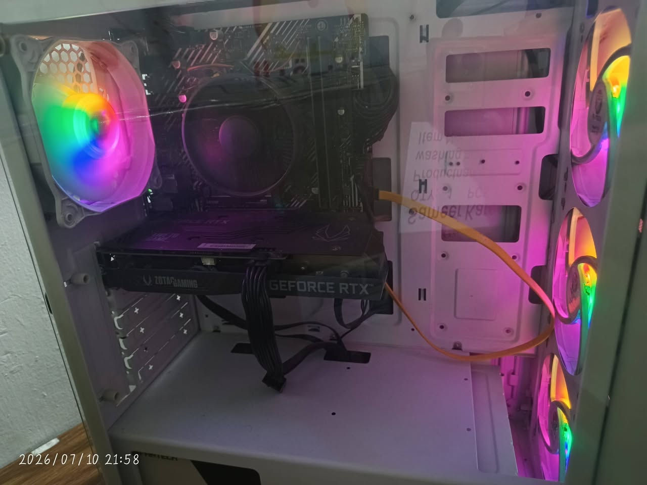 السلام عليكم
سيت اب كامل 
معالج i510400f
كرت rtx 3050 zotaic twin  8gb vram
رامات 16gb ddr4
المذربورد asus h510m-k
التخزين 1 تيار hdd و1 تيرا ssd sata و256gb m.2 nvme
باور سبلاي 80+ 650w
الكيس fantech cg80 ابيض
الشاشة
samsung odyssey g3 165hz 1080p 1ms VA 
سبيكرات
creative pebble v2
وماوس على كيبورد بلو سوتش ريدراجون k552

السعر 770 الف وبي مجال بسيط حگ الجية 

العنوان بغداد الكاظمية تجي تفحص بنفسك وتشوف 

اذا شراي راسلني خاص او واتساب ***********
