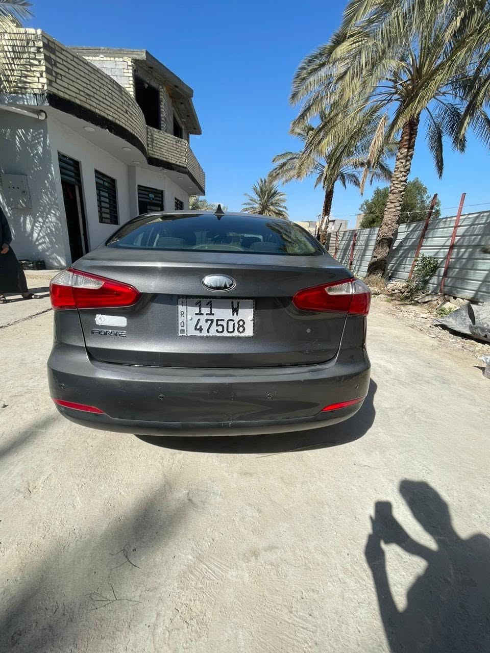 السلام عليكم سياره فورتي موديل 14بلاديه ونضيفه شرط السونار مكانه بغداد الدوره سياره تبريد خير من الله اشاير، بلمري تحكمات ستيرن رزانه وارد امريكي ‭***********‬
