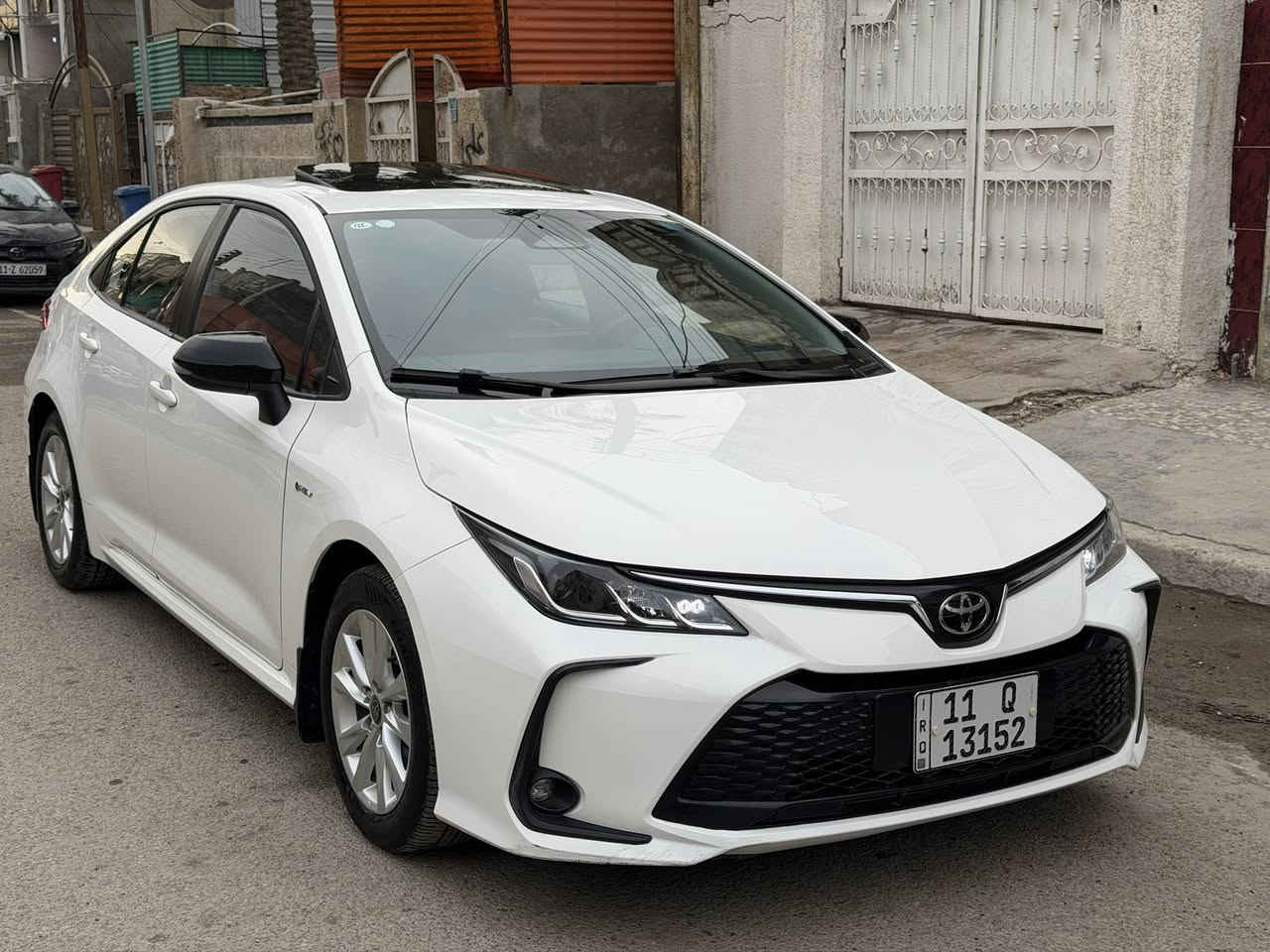 السلام عليكم 

كورلا هايبرد 2024 ماشيه 14 الف 
مكفوله بيه رصعه بالباب فقط رقم بغداد بأسمي فول السياره مكينه 1800 بانزين وهايبرد 

مكاني حي اور قرب فلكه صباح الخياط 

عارضها ب 150 وبيها مجال بسيط جدا 

للاستفسار اتصل ع الرقم ***********
