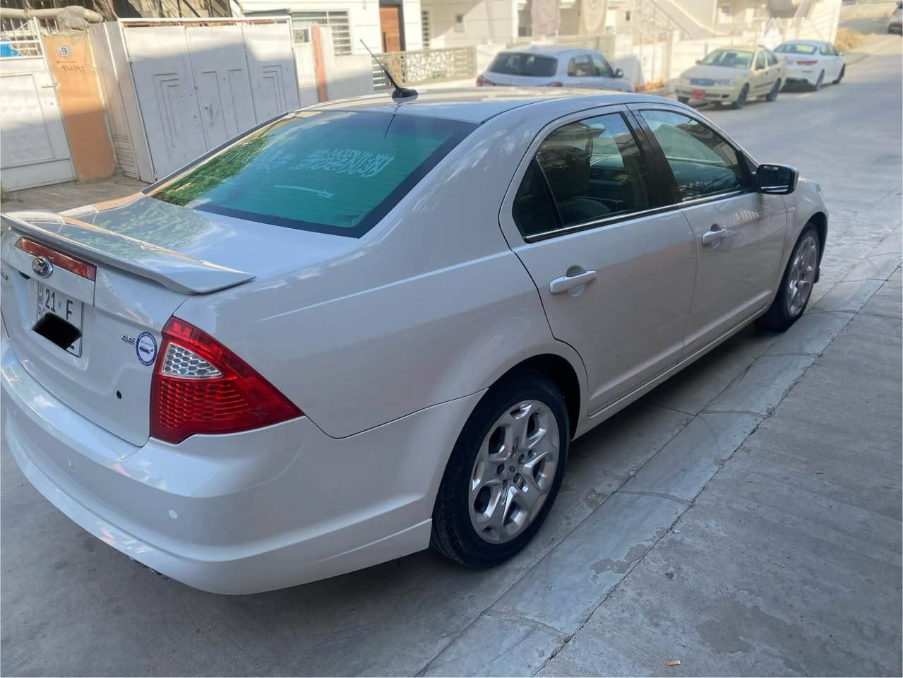 Ford fusion SE مـۆدێـل ٢٠١١ - مــواســەفـات SE - 
پارچەیەکی بۆیاخە بی لیدراو چەمەلەخی لای سایەق پیشەوە
- تـەپەی گێری نییە - مەجموعەی سوکان بیلادی - بلوتوز وشاشەو کامرا  - سیستمی Microsoft- گــێڕ و مـەکـینە و کـارەبایی و تەحویل و غەرامە بە شەرت١٢٠مایل رۆشتوە سپیری دانەبەزیوە و تازە ماوەتەوە
لە سلێمانیم
ژم(***********) السليمانية, العراق
