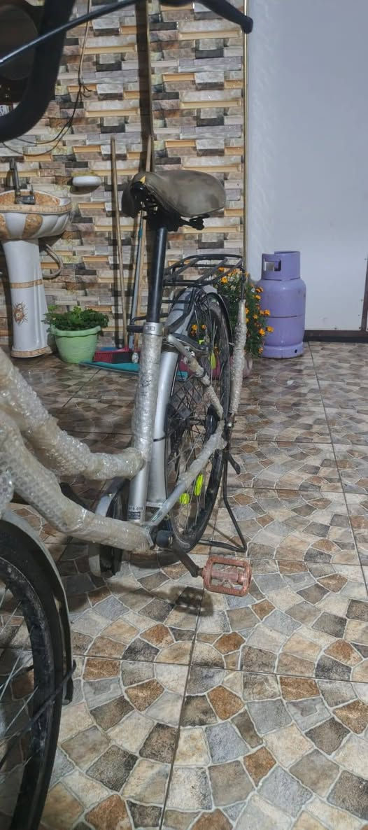 للبيع 
بايسكل ياباني للبيع
اللون سلفر 
نضافه 80٪
تايرات جدد
بريكات شغالات 
السعر 85
العنوان الانبار الفلوجه
للتواصل واتساب  ***********
او على الخاص
