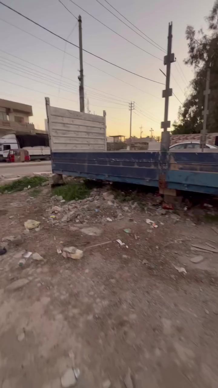 بدي اتيكو الطول سبعه وربع الون ازرك شاصي نضيف لافطر ولا كسر فرشه خشب ***********
