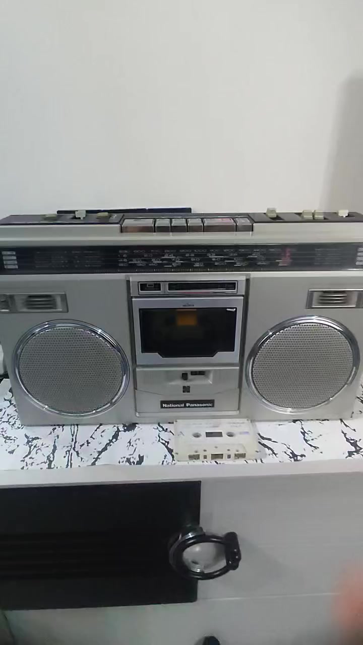 سلام عليكم 
راديو مسجل عدد اثنين الرصاصي نضيف جدا بدون اف ام والذهبي اف ام نضافه كما موضح بالفيديو سعر الاثنين ١٦٠ الف


**إذا كنت صاحب هذا الإعلان وتريد حذفه لأي سبب، رجاءا أرسل رسالة إلى الدعم الفني**