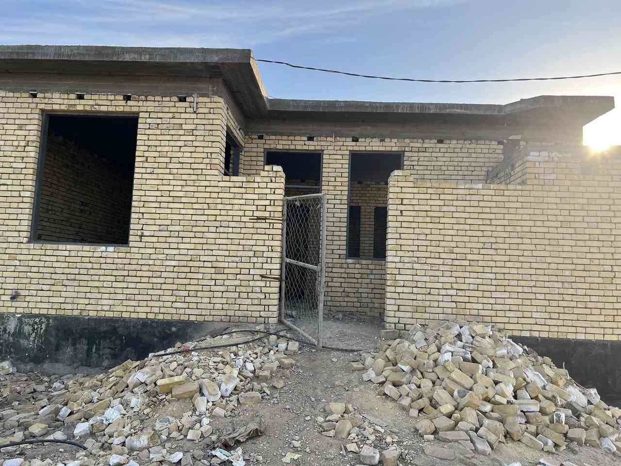 دار هيكل في حي الكرامة قرب المدارس الصينية يبعد عن الشارع العام 10 متر عن التبليط المساحة 100 متر ركن وجهين السعر 82 مع المجال 
للاستفسار الاتصال على الرقم 
***********
