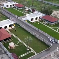 راحة وفخامة 🍁🍂✨ استمتع بأجمل الأوقات في شاليهاتنا الـ VIP: 🔹 مسبح مغلق...