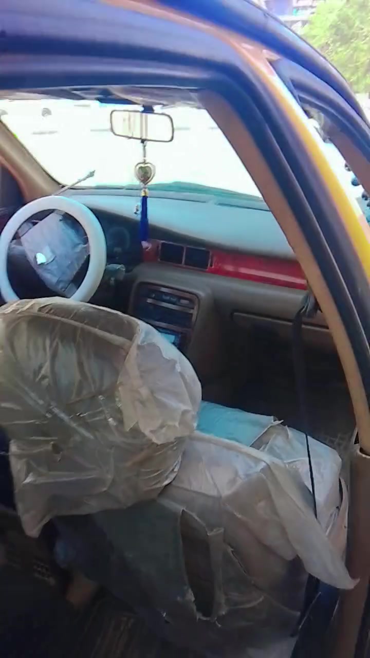 السلام عليكم سمند موديل 11ناطق سياره جاهزه كبل للشارع بيها ضربه جاملغ خلفي وصندوق سياره تبريد ثلج مكينه كير خير من الله كهربائياتها كلها شغاله  السياره رقم انكليزي بأسمي ومصفره ربع ما عليها السعر 28 وبيها مجال حك الجيه مكاني بغداد غزاليه وهذا رقمي ***********

