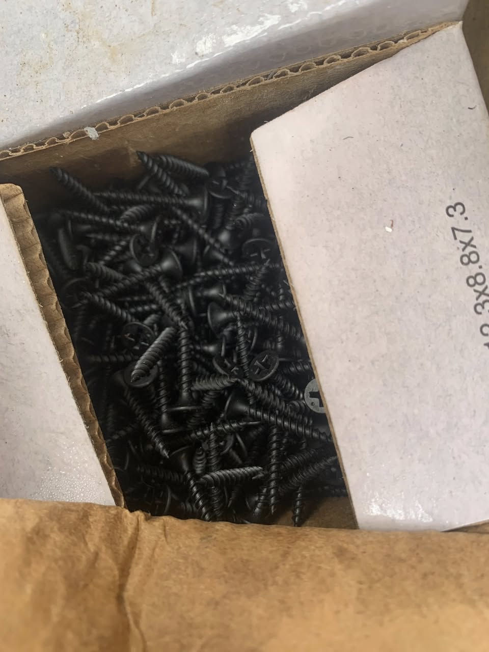 سلام عليكم عندي جنل نوعيه الزينه قياسه موضح بلصوره بعدهن جدد العدد 40 قطعه و عندي 10 كارتون برغي جبسن مكاني بغداد و عندي توصيل هـ ‭0772 237 3998‬
